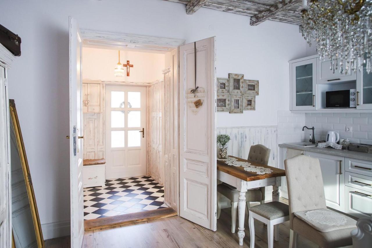 Bab-Lak Apartman Kisvarda Exterior photo